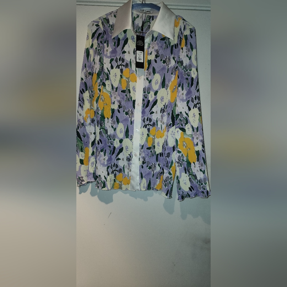NWT FASHION NOVA PLISSE NATURAL LOVE FLORAL BUTTON-UP BLOUSE SIZE SMALL